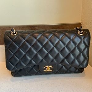 ‼️SALE‼️Authentic Chanel Jumbo Lambskin Black Flap Bag